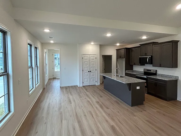 131 Summer St — Photo 17