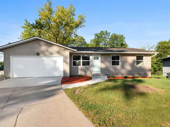 7 Westgate Cir, Iowa City, IA 52246
