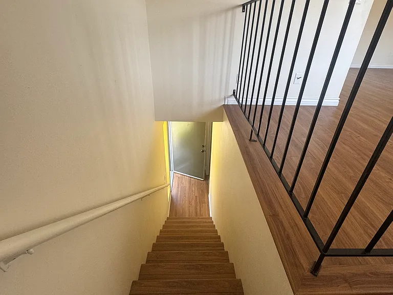 983 Amistad Pl #D — Photo 3