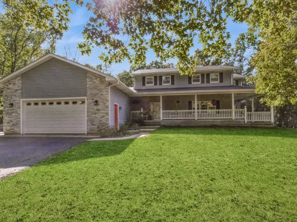 118 Lincolnwood Ct, Spring Grove, IL 60081