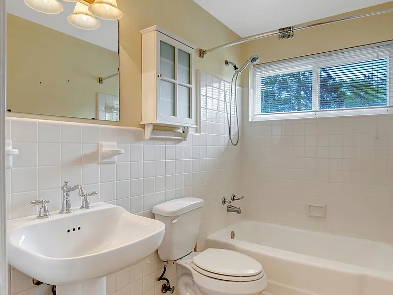 7030 Donna Cir — Photo 15