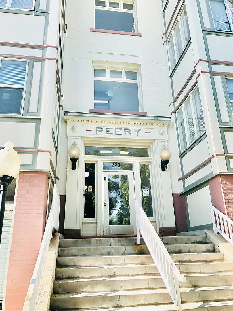 Peery Apartments — Photo 1
