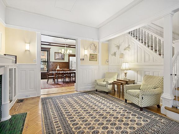 5th image of 42 Midwood St