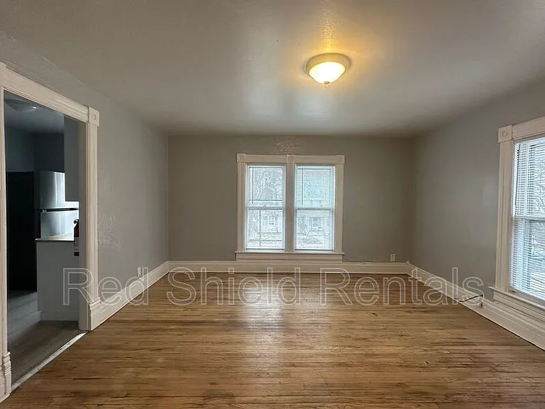 113 N Hamilton St #2 — Photo 3