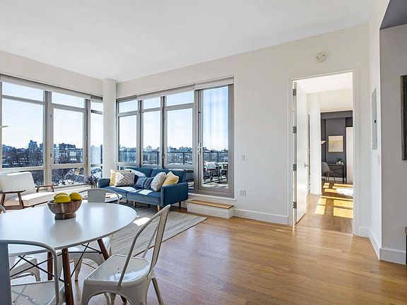 3rd image of 315 Gates Ave APT 6D