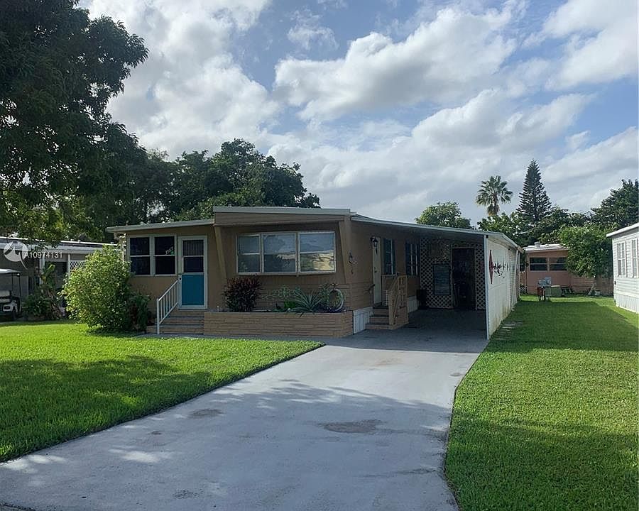 1st image of 3565 SW 52nd Ave