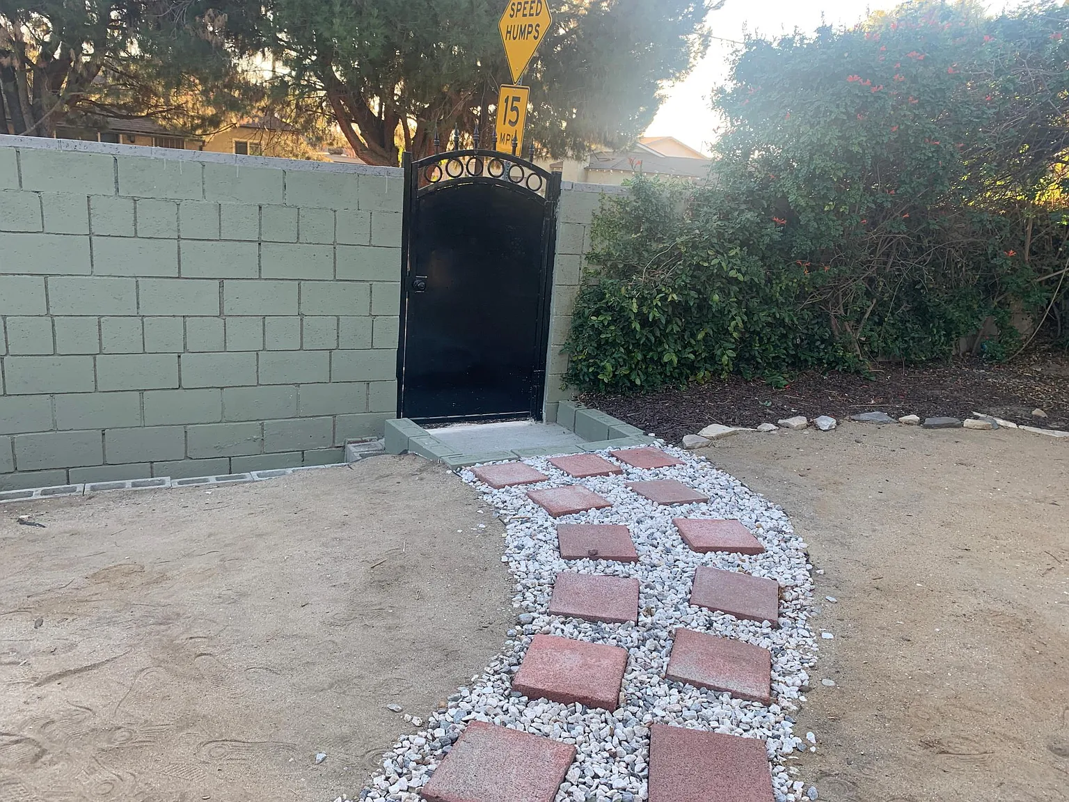 N Claybeck Ave, Burbank — Photo 2