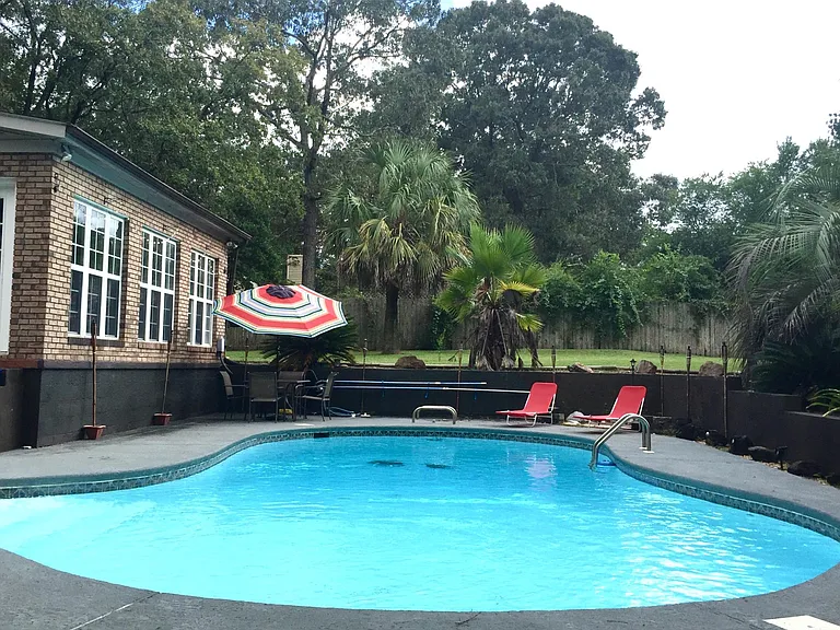 Pool/patio