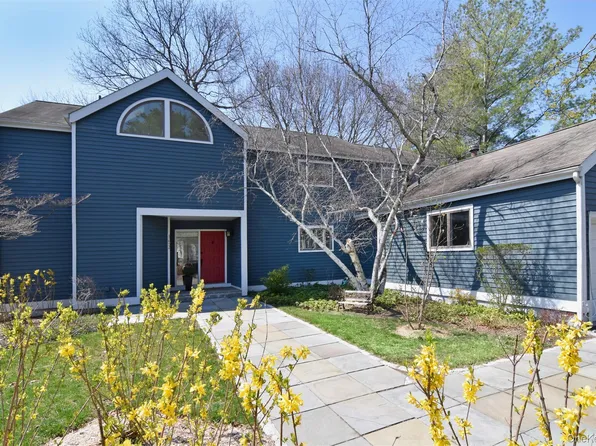 153 Fieldpoint Drive, Irvington, NY 10533