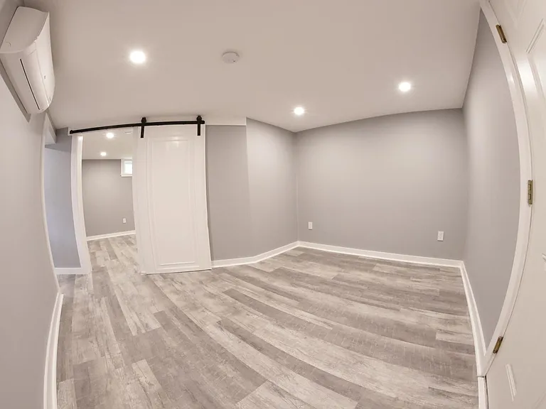240 Elwyn Rd — Photo 1