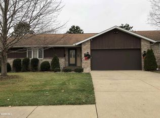 540 Sierra Dr, Freeport, IL 61032