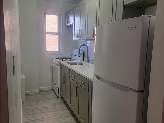 5th image of 136-42 Maple Ave #5C
