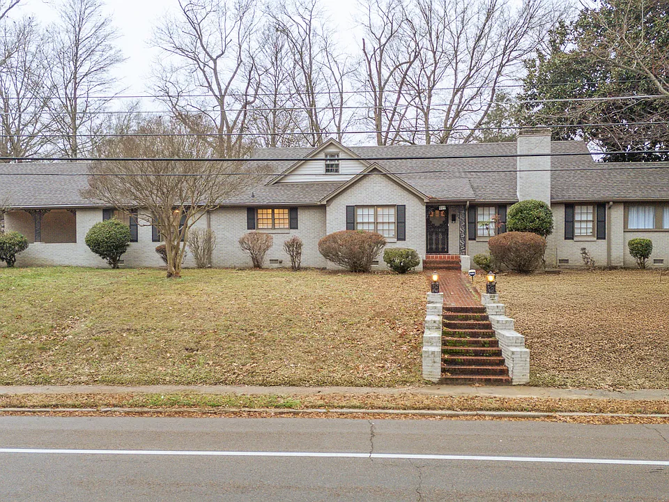 809 N Washington Ave