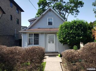 236 E Palisades Blvd, Palisades Park, NJ 07650