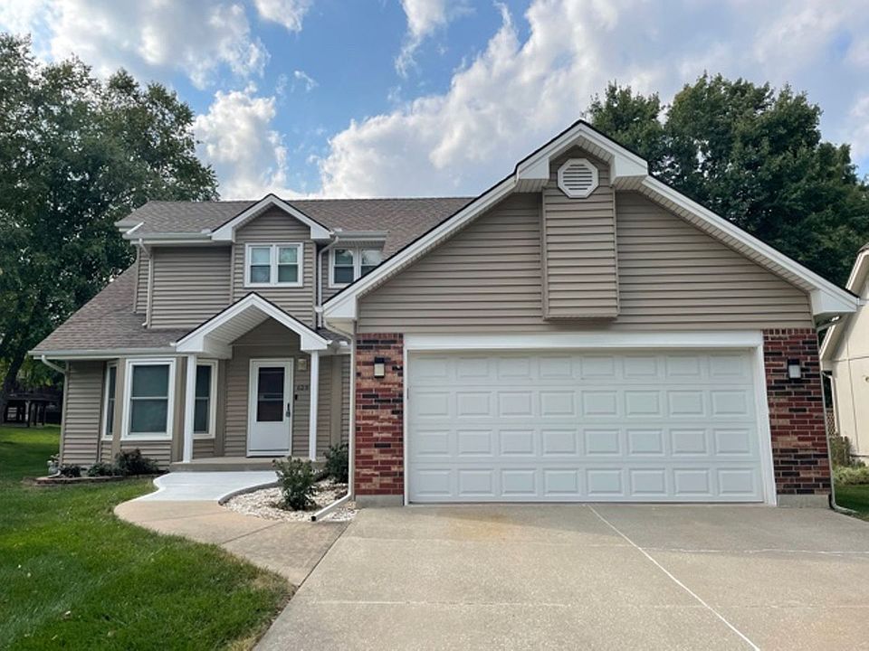 1st image of 628 NE Clubhouse Dr #817529
