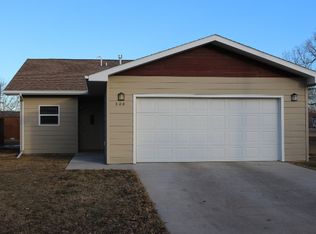 308 N Stacy Ave, Miles City, MT 59301