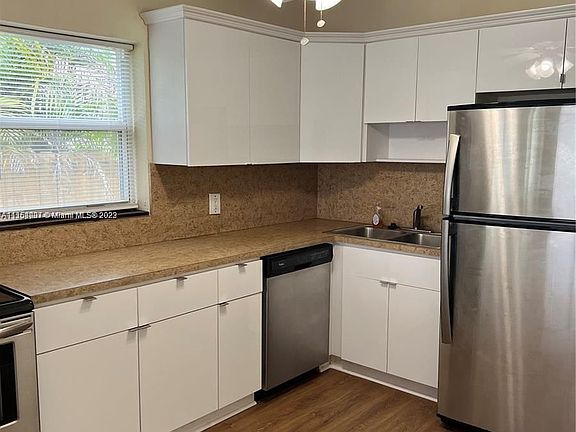 4th image of 1683 NE 171st St