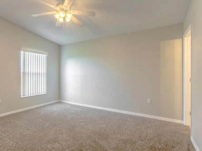 4944 Palm View Dr N — Photo 13