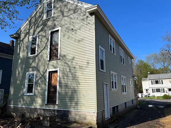 5th image of 125-27 Hope Ave