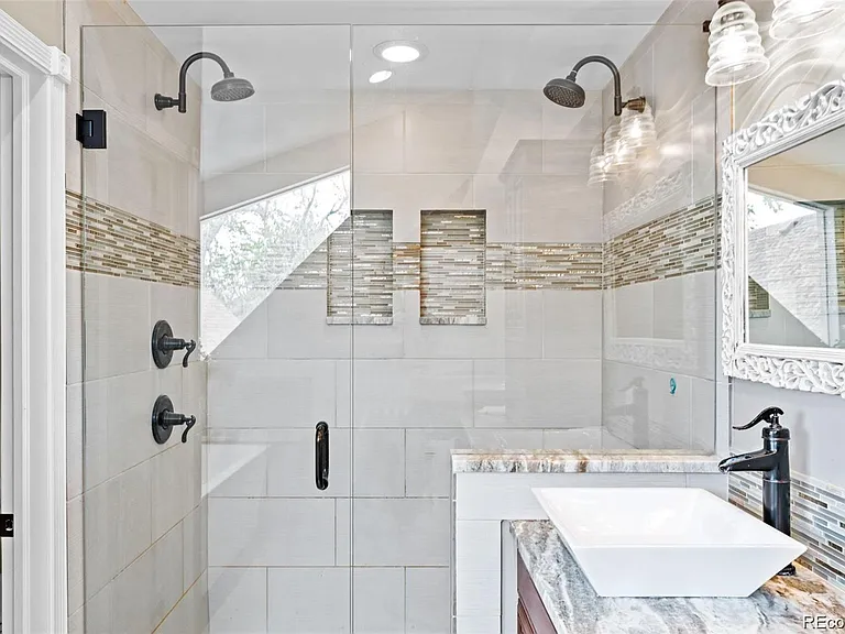 2927 N Humboldt St — Photo 17