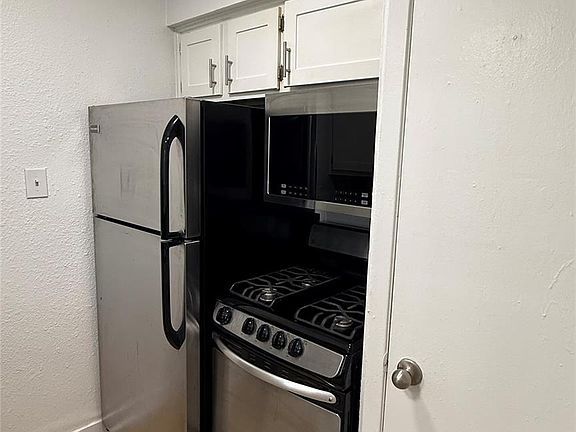 4th image of 2401 Manor Rd APT 126