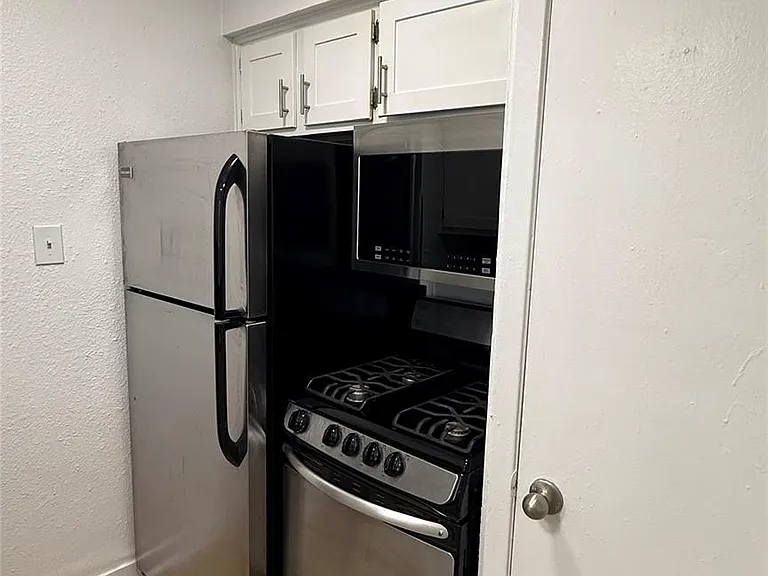 2401 Manor Rd #126 — Photo 4