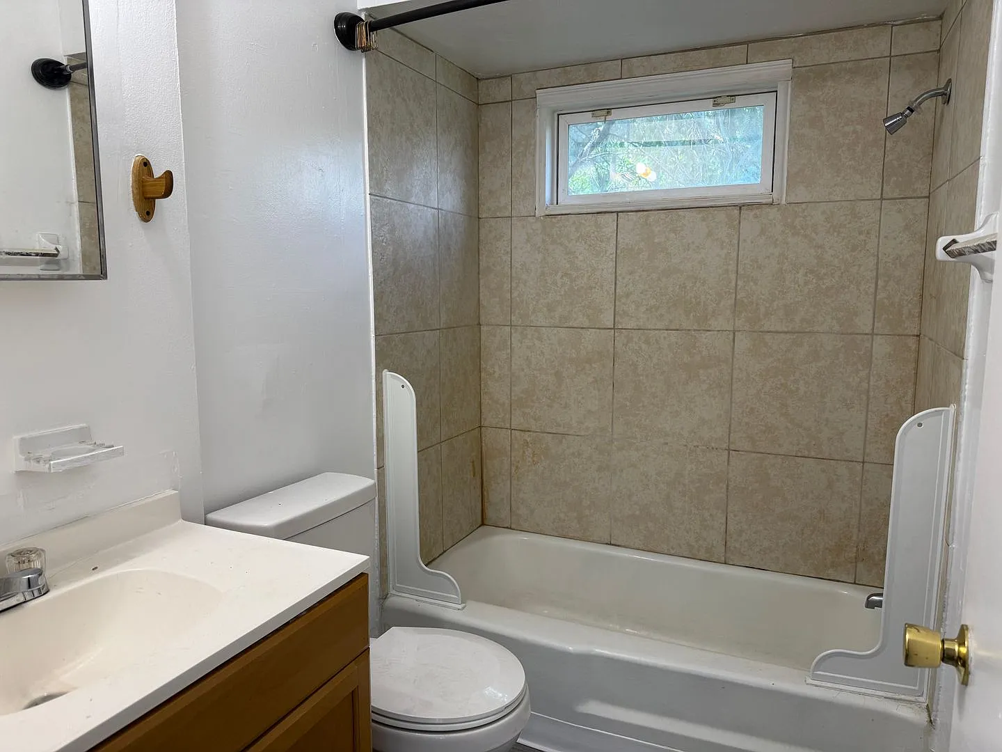 Updated 2-Bedroom Apartment in Gahanna School District — Photo 4