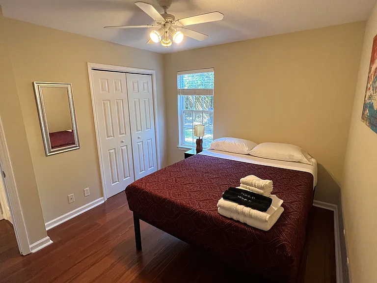 104 Adams Ct — Photo 9