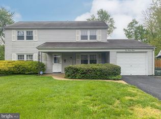 528 Charleston Rd, Willingboro, NJ 08046