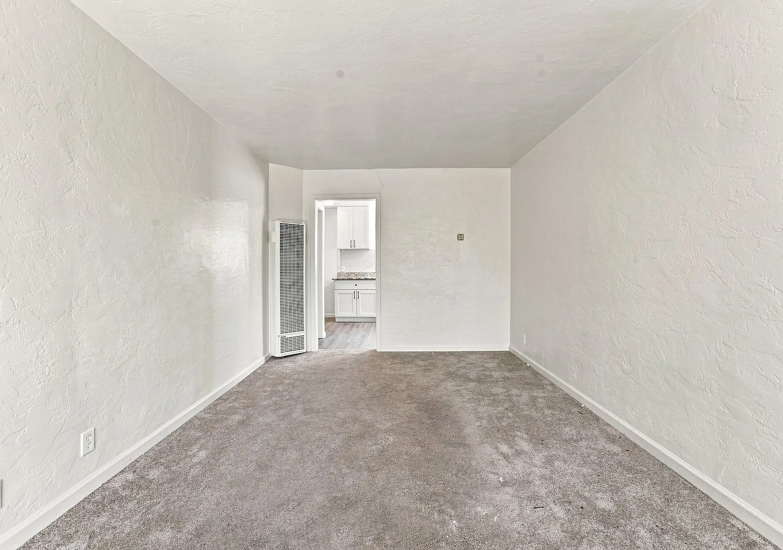 Freshly Updated 3-Bedroom, 2-Bathroom Oakland Home | Off-Street Parking & Paid Utilities — Photo 4