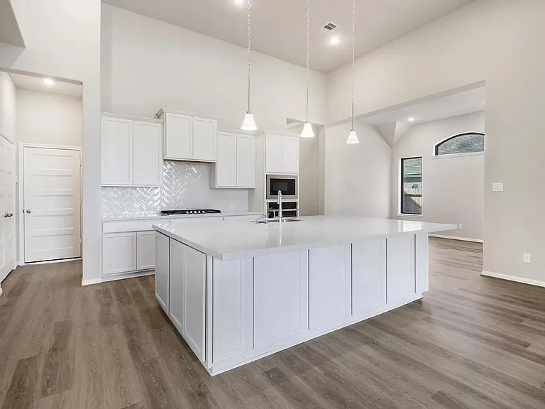7918 Summit Trail Ln — Photo 4