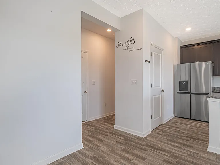4000 Summit Ct — Photo 9