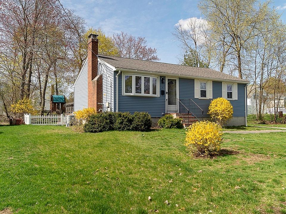 1st image of 11 Holly Dr