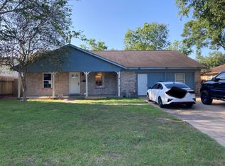 1908 Coffee St, Alvin, TX 77511