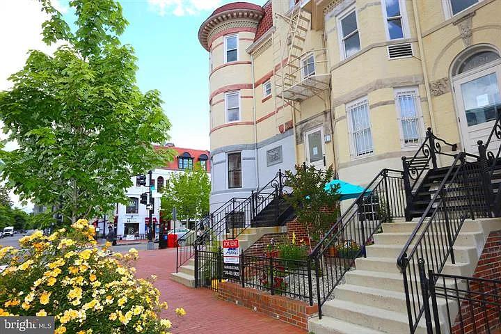 1431 21st St NW #301