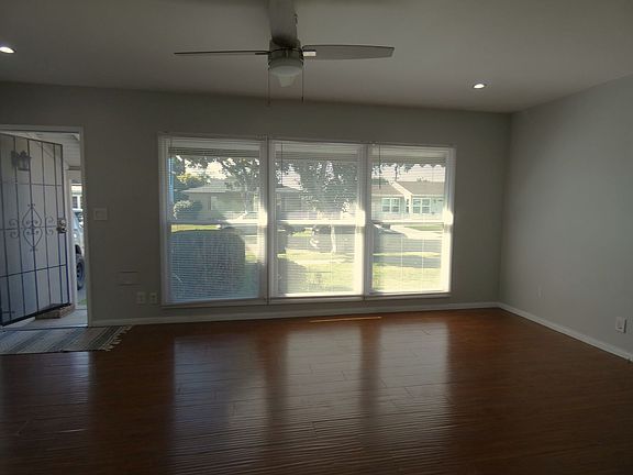 3rd image of 10915 Coolhurst Dr