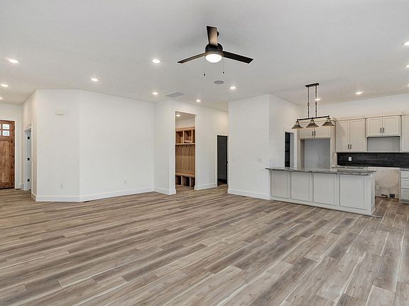 4th image of 2929 W Marty Street