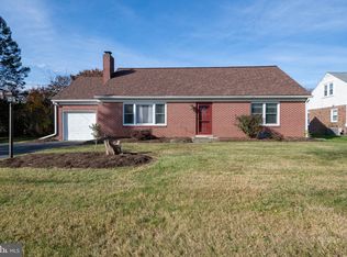 716 Farmingdale Rd, Lancaster, PA 17603