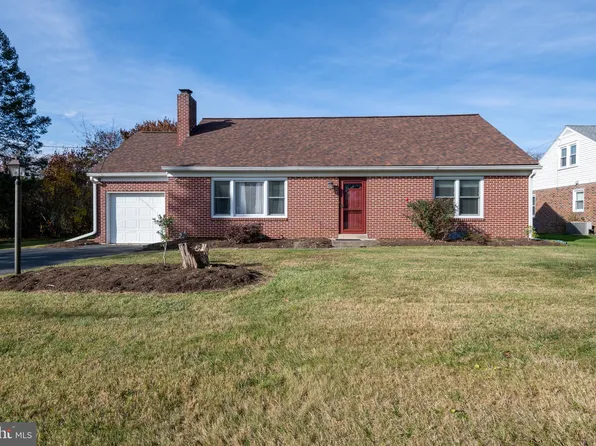 716 Farmingdale Rd, Lancaster, PA 17603