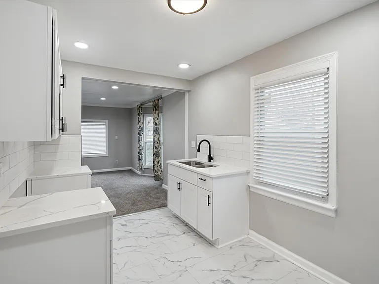 McCormick St — Photo 11