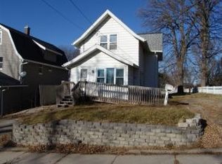 305 2nd St NW, Stewartville, MN 55976