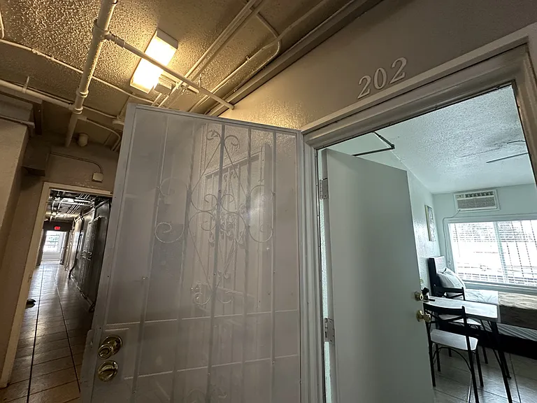 South Park Place Apartments — Photo 22