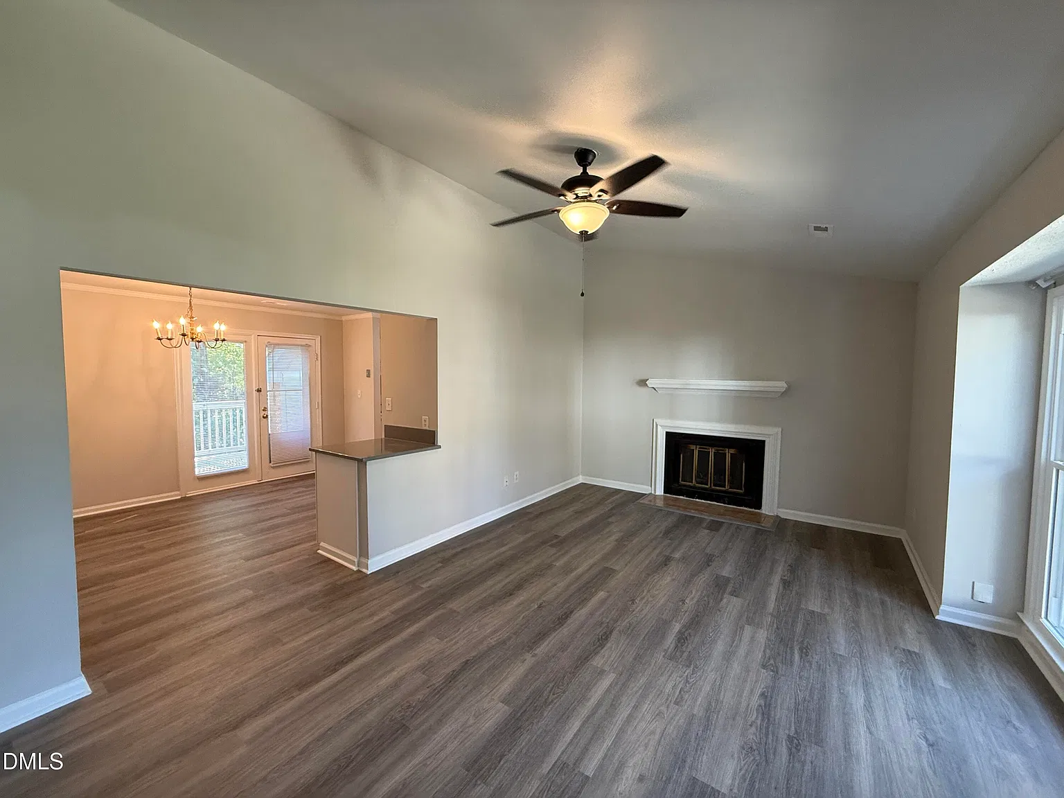 2 bed, 2.0 bath, 937 sqft, $1,395 — Photo 2
