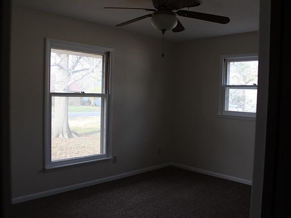 5th image of 3007 W Woodlawn Pl