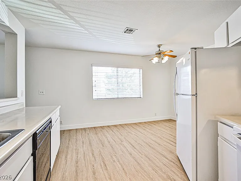 5091 Pioneer Ave #201 — Photo 8