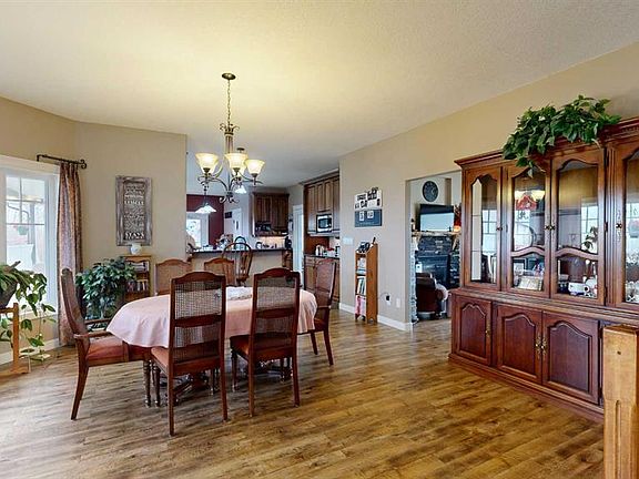 3rd image of 38048 E Rr 19 Rural Stettler #4