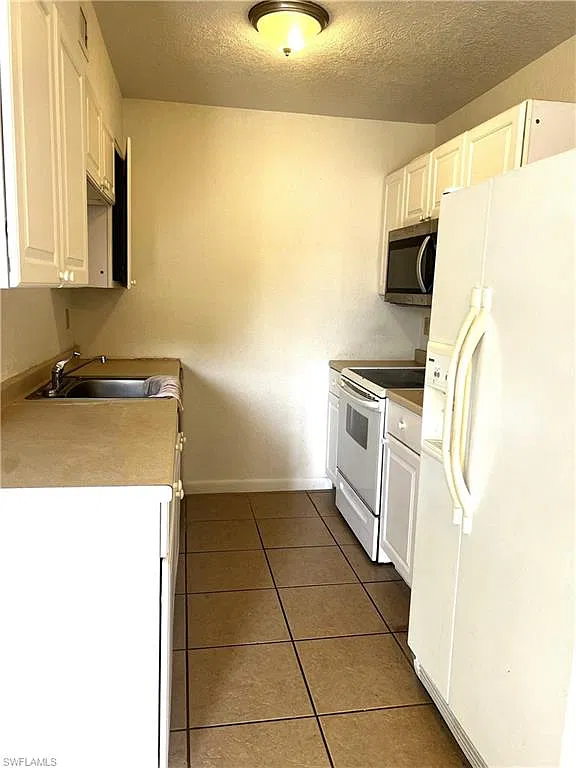 2 bed, 2.0 bath, 886 sqft, $1,550 — Photo 4