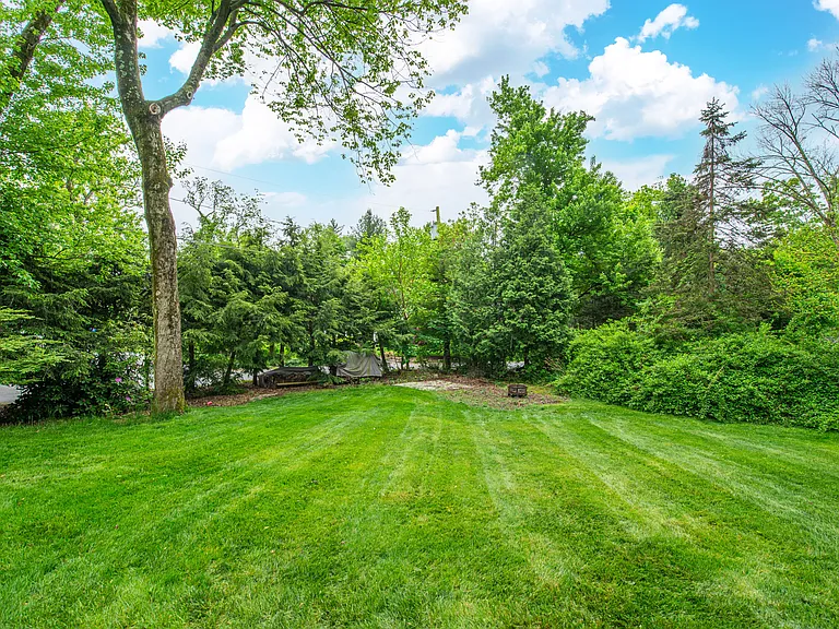 12 Yorke Rd — Photo 30
