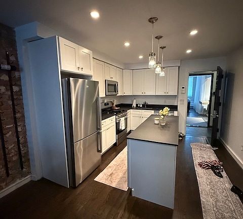 4th image of 123 E 18th St APT 2