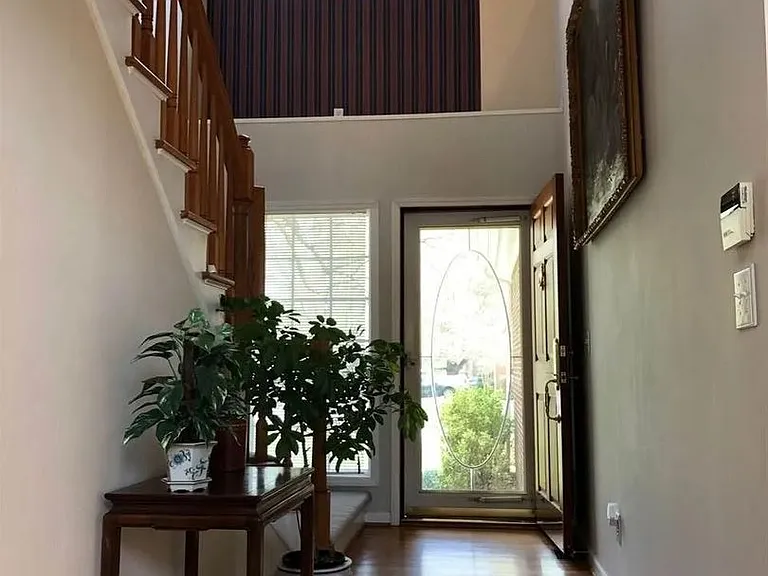 1010 Kingsway Dr — Photo 14